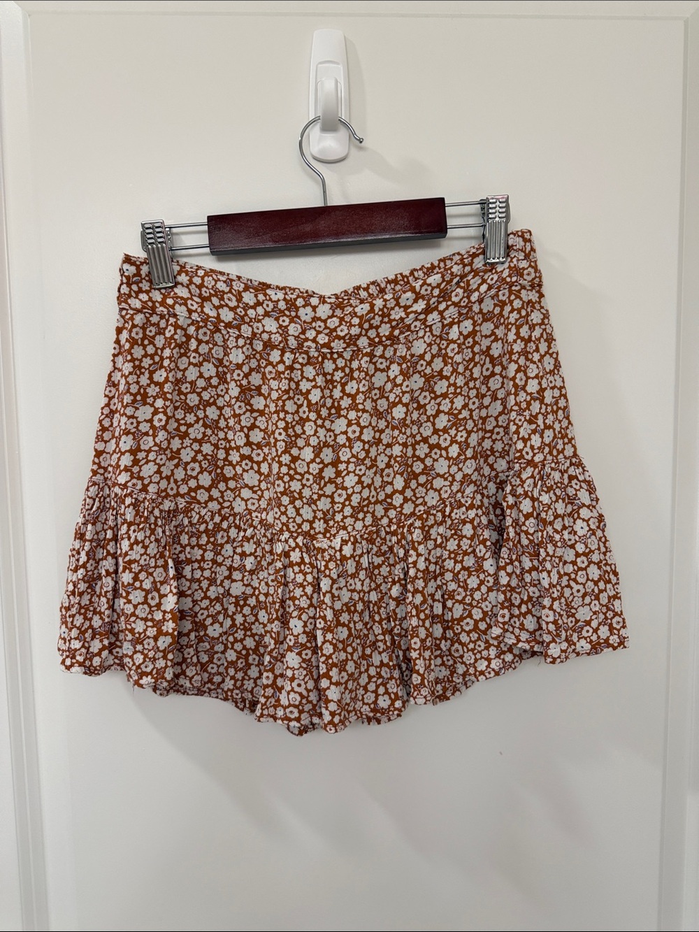 Angie Floral Skirt in Orange & White Size Small Like New